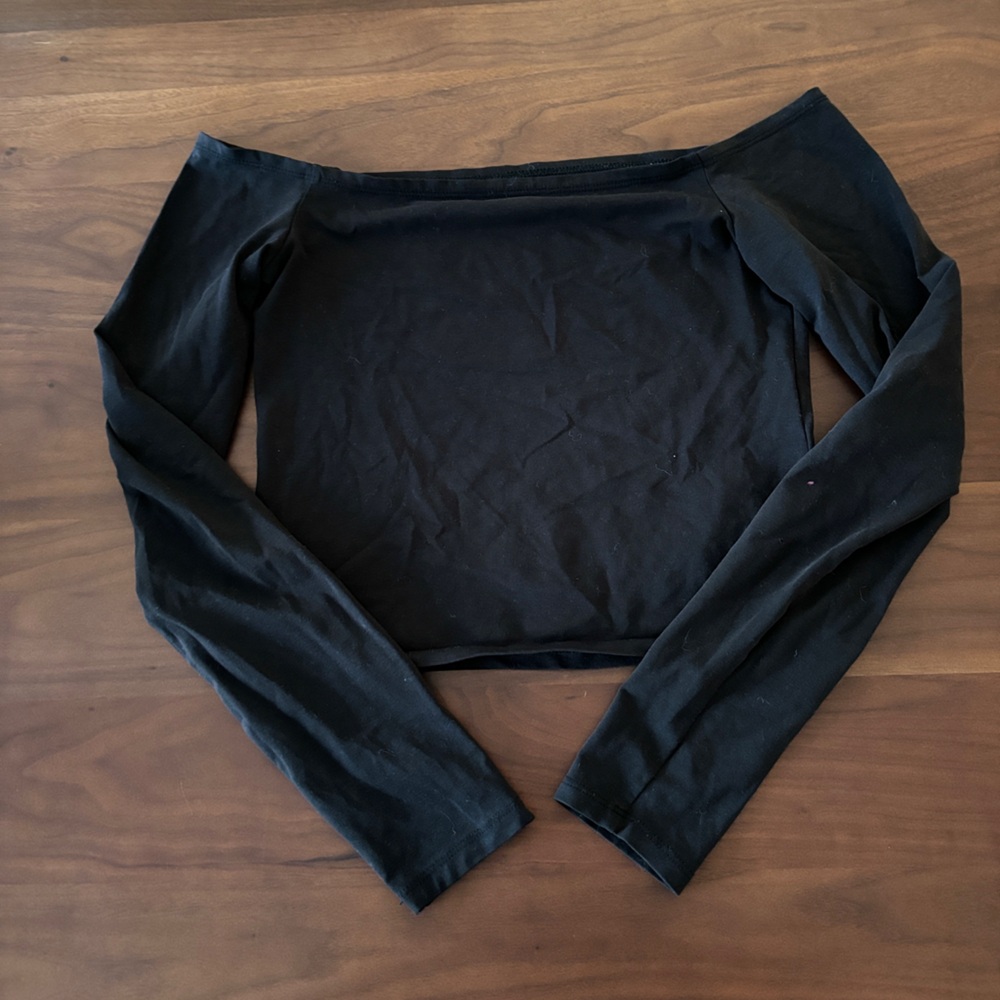 Hollister black off the shoulder long sleeve top